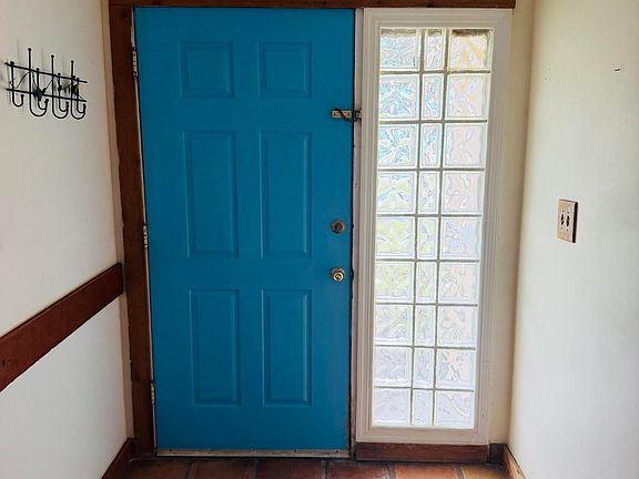 2nd image of 440 Pine Blvd