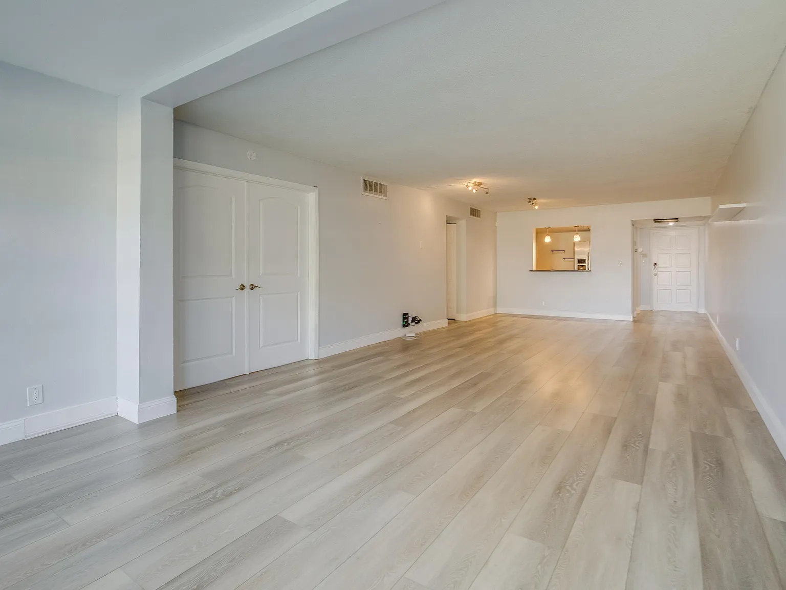 2651 S Course Dr — Photo 4