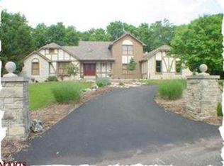 2900 Country Point Ct, Glencoe, MO 63038
