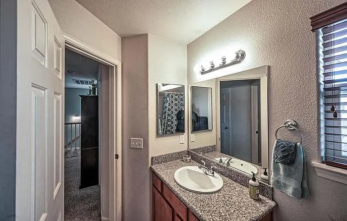 2055 Vienna Way — Photo 8