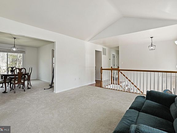 4th image of 11612 Hampstead Dr