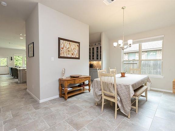 3rd image of 18211 Humber River Ln