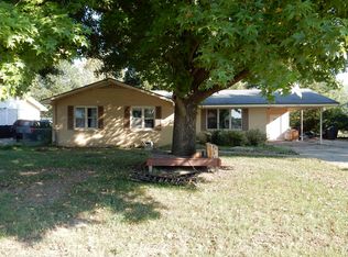 916 W Saint Francis St, Dexter, MO 63841