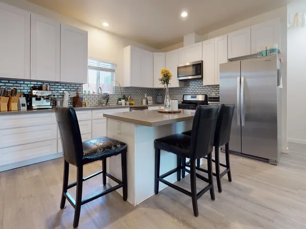 5126 Ewing St, San Diego, CA 92115