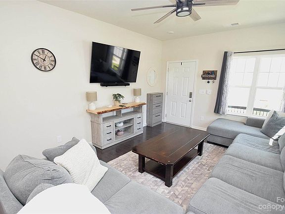 5th image of 396 Zocalo Dr