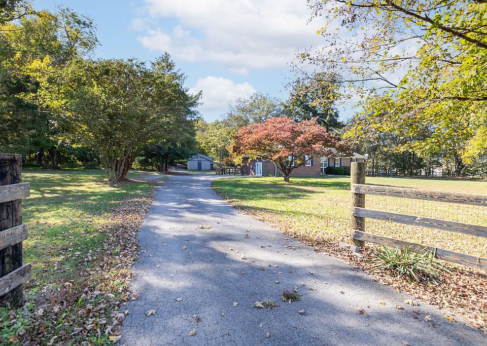 Welcome home to 8171 Horton Highway