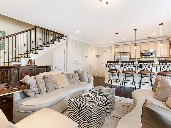 5th image of 633 Tchoupitoulas St APT 9