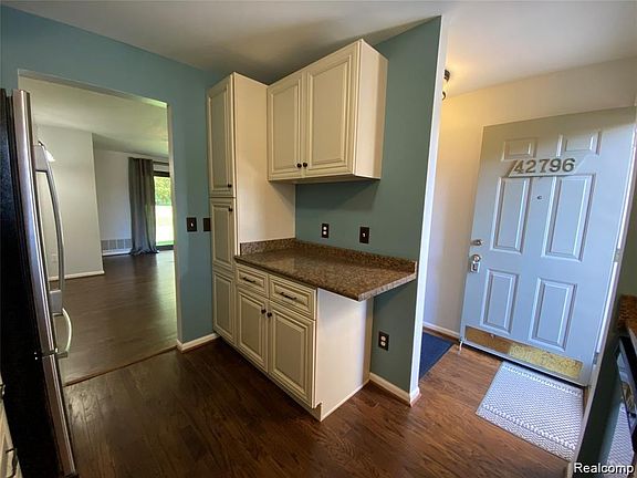 2nd image of 42796 Lilley Pointe Dr #177