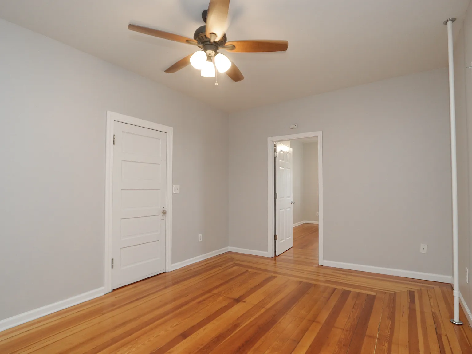 1 bed, 1000 sqft, $1,200 — Photo 3