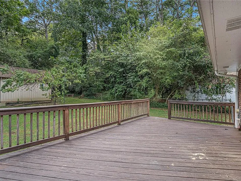 2839 Concord Dr — Photo 23