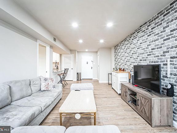 5th image of 5340 Holmes Run Pkwy Unit 700