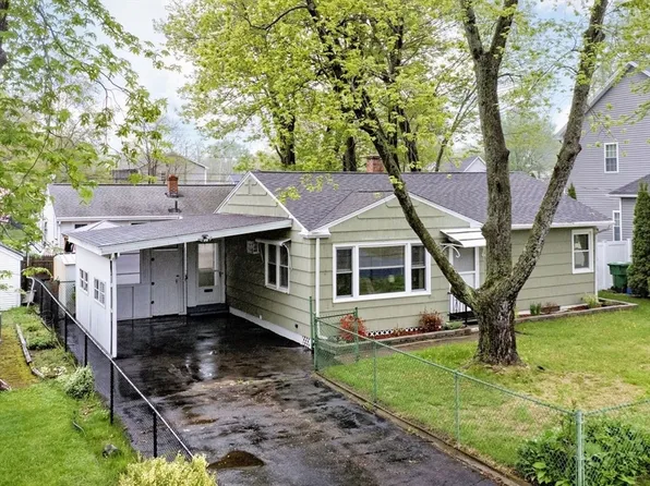 104 Mount Vernon Rd, Chicopee, MA 01013