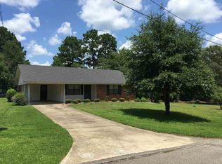 29 Knight St, Philadelphia, MS 39350