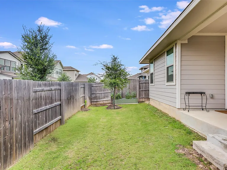 8608 McKamy Dr — Photo 29