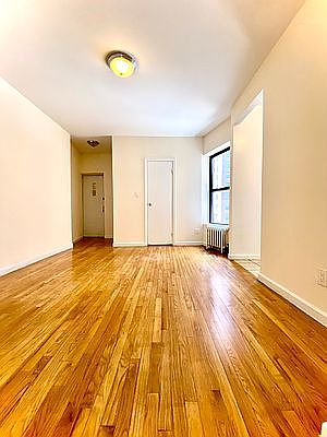 4th image of 506 E 82nd St APT 12