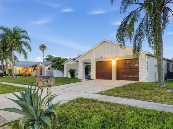 2831 Blossom Lake Dr, Holiday, FL 34691