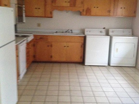 3rd image of 3700 Montague Blvd APT 1