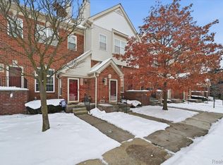 1665 Campau Farms Cir, Detroit, MI 48207