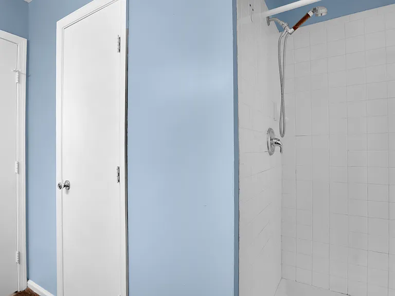 5256 Lake Victoria Arch — Photo 10