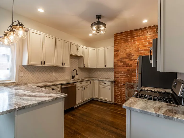 1021 Portland St #2 — Photo 6