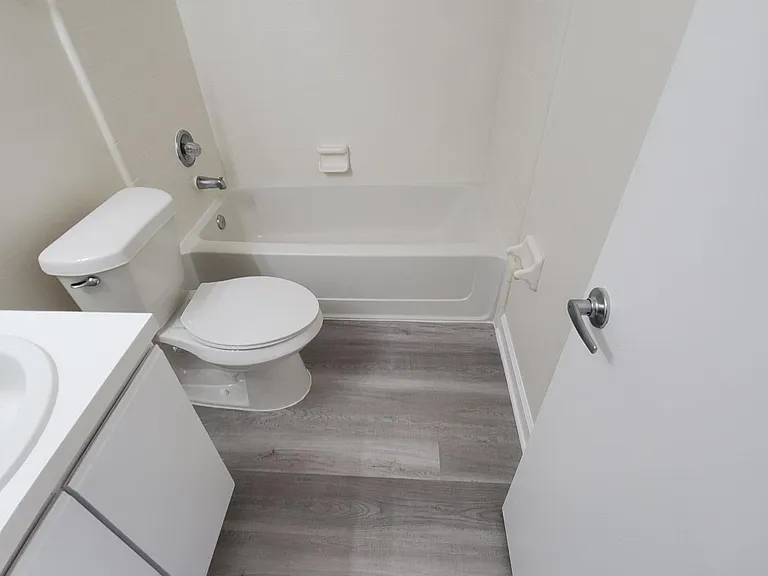1024 Snug Harbour Ct — Photo 18