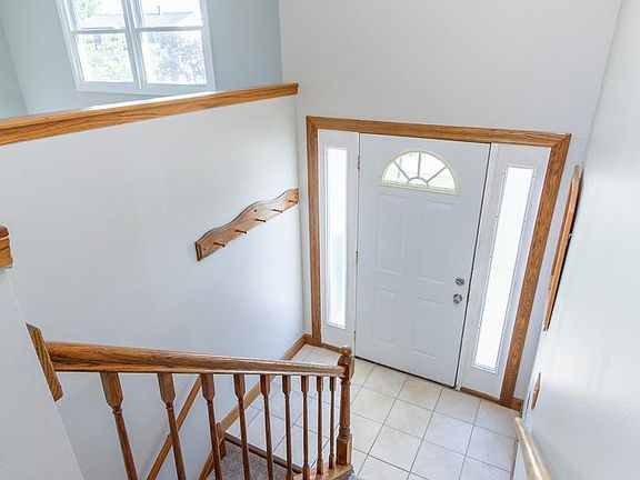 2nd image of 1160 Warwick Cir N