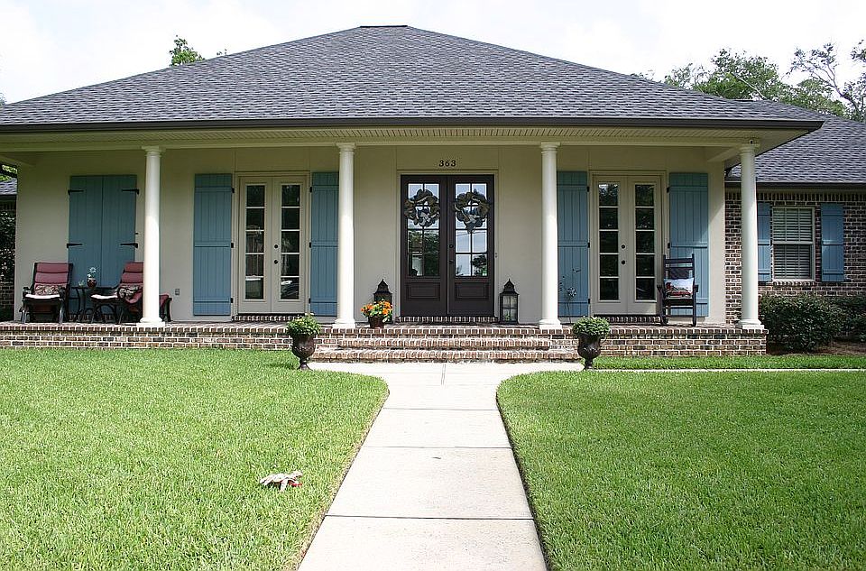 Rocking chair front porch