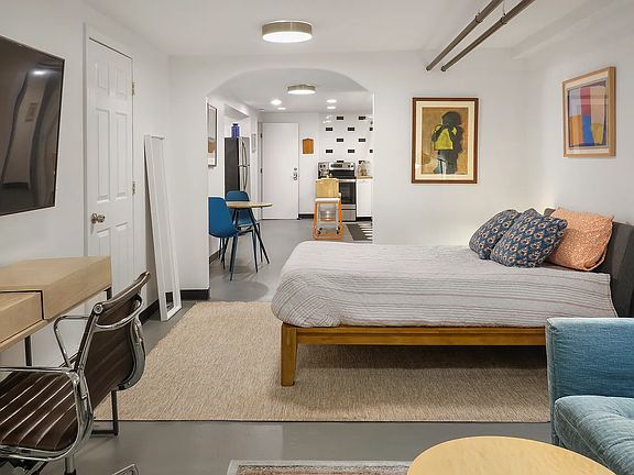 3rd image of 219 33rd St #1