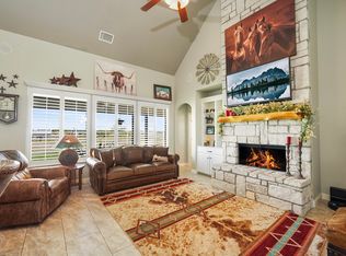 6124 High Meadows Dr, Krum, TX 76249