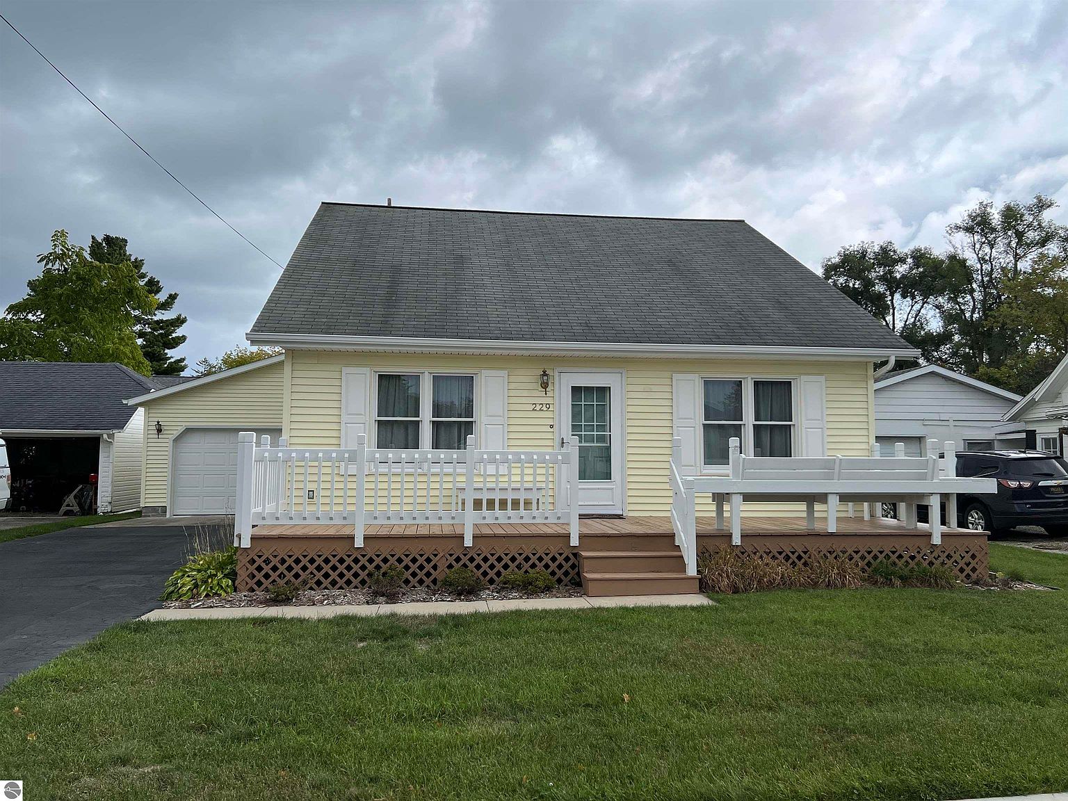 229 4th Ave, Tawas City, MI 48763 Zillow