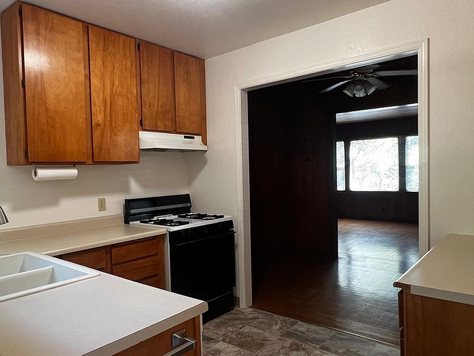 Kitchen: stove, dishwasher, refrigerator