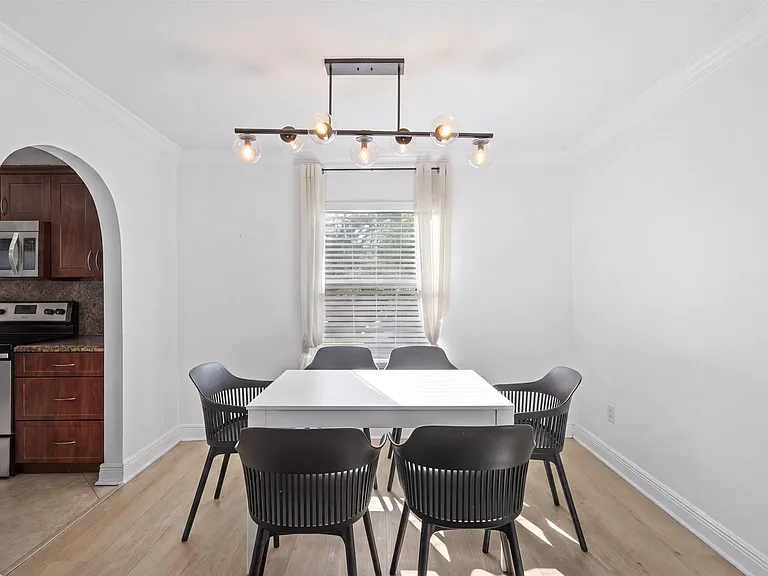 1468 Northampton Ter — Photo 11