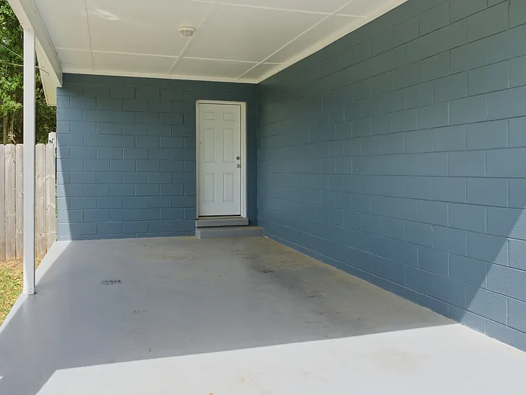 713 Lagoon Dr — Photo 14