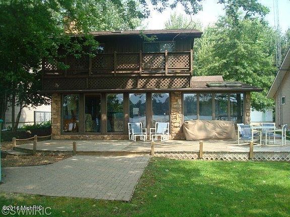 3rd image of 8956 Hamilton Dr