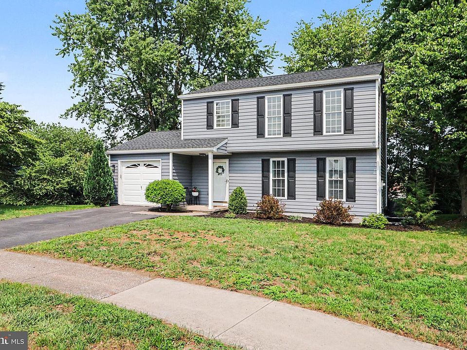1st image of 122 Huntley Dr