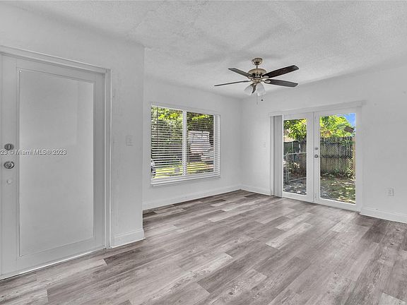 5th image of 3880 NW 207th St