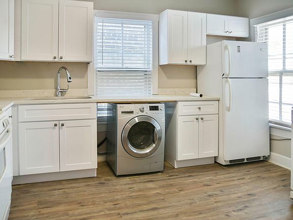 2nd image of 3006 N Sheffield Ave APT 3F
