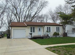 200 Cherry Hill Rd NW, Cedar Rapids, IA 52405