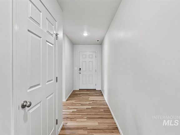 5th image of 11249 W Tualatin Riv