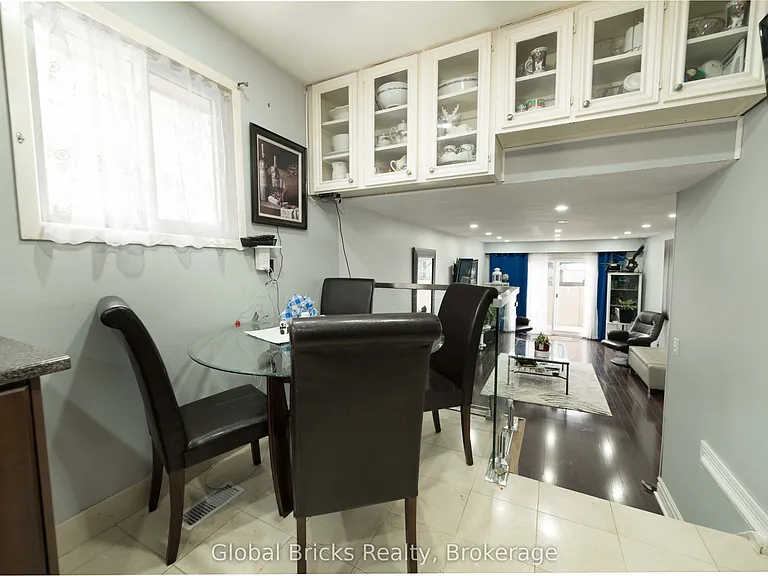2936 Windjammer Rd — Photo 4