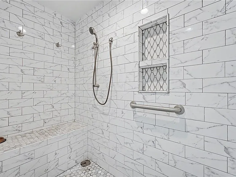 1092 N Main St — Photo 9