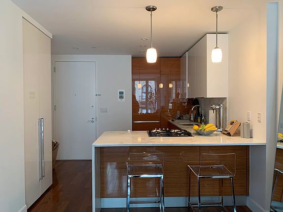 3rd image of 130 W 20th St APT 7B