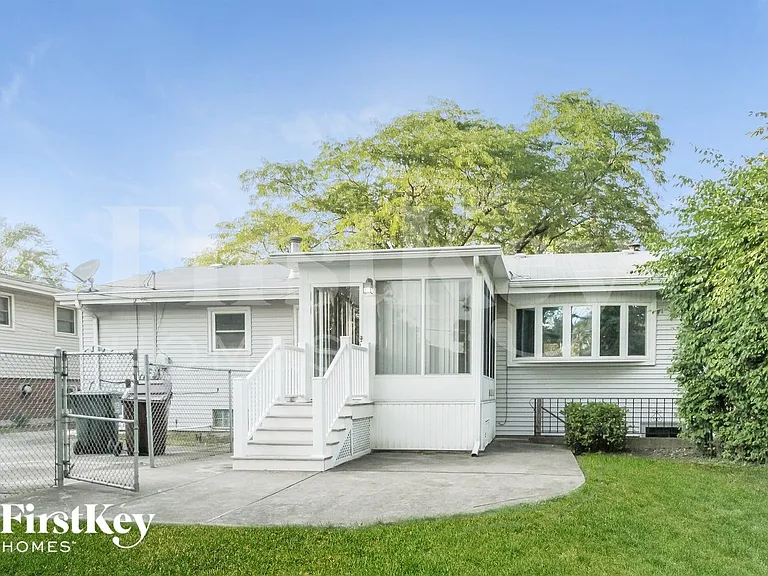 454 Springfield St — Photo 15
