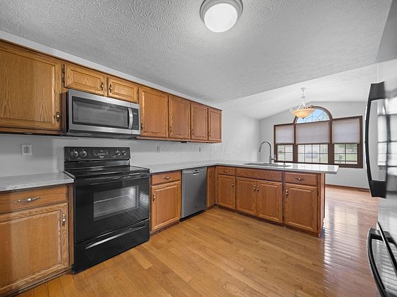 3rd image of 298 Kensington Ct