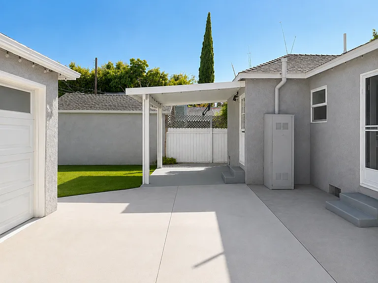 10946 Wagner St — Photo 13