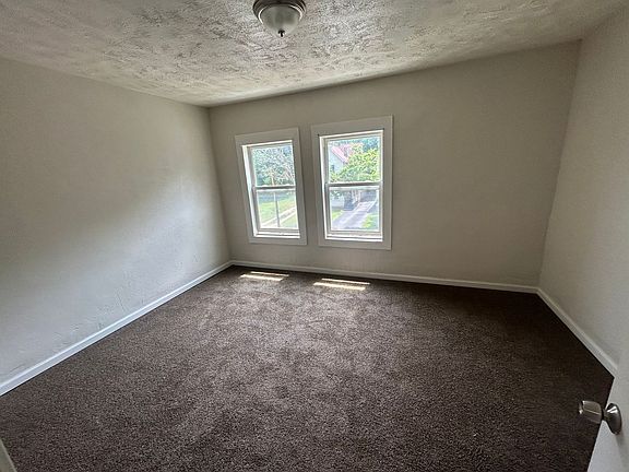 5th image of 6609-6619 Whitney Ave #6615
