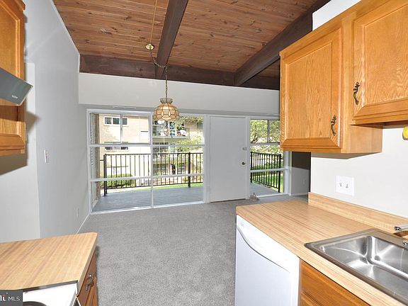 5th image of 4907 Americana Dr APT 201
