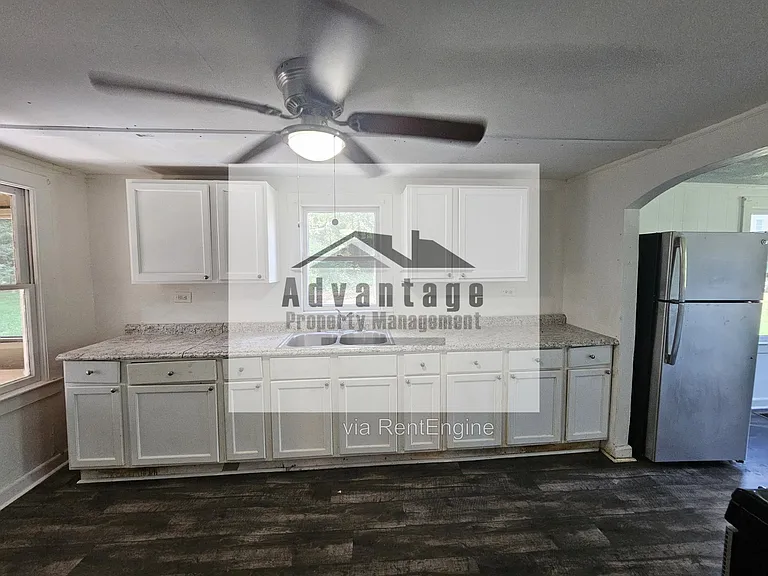 418 E Brooks Ave — Photo 9
