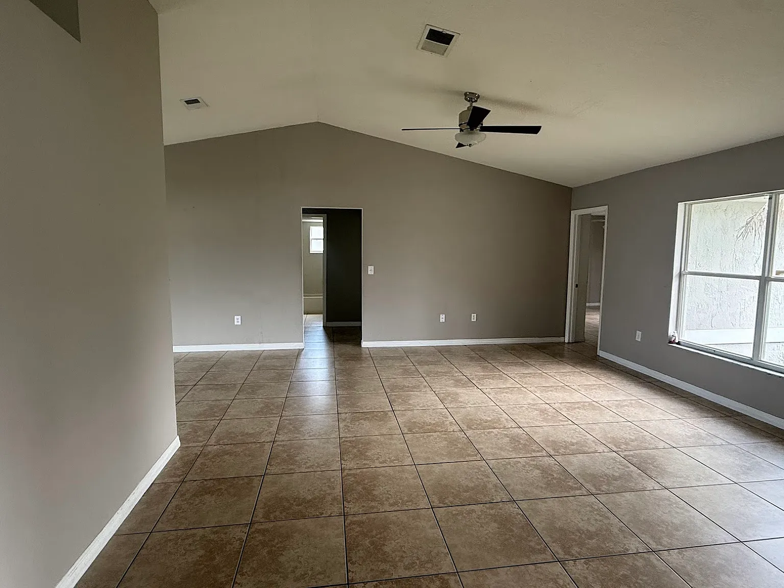 3 bed, 1646 sqft, $1,800 — Photo 3