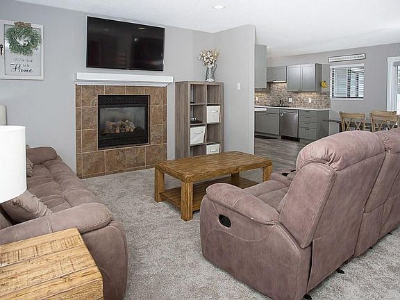 5th image of 310 Lavender St
